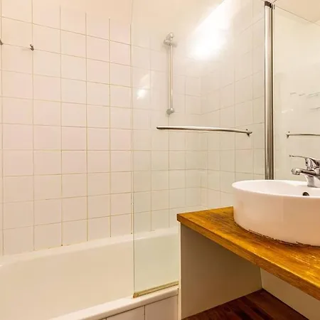 Guestready - Modernity Near Buttes-chaumont Park * Parigi